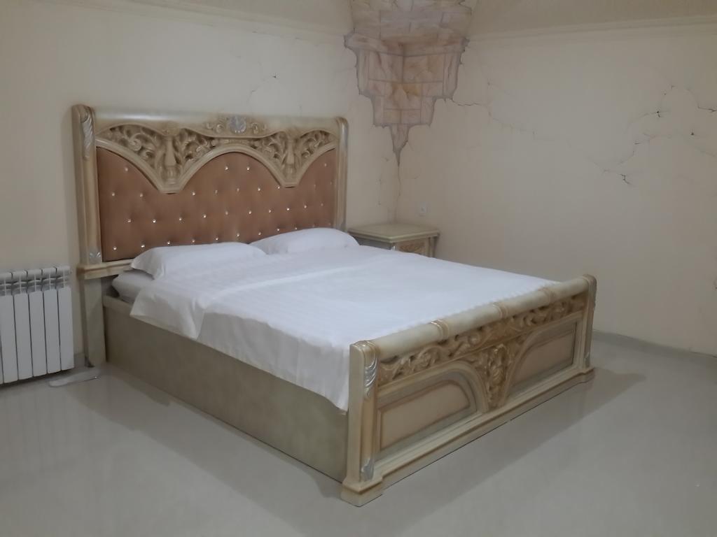 Venezia Palazzo Hotel Yerevan Room photo